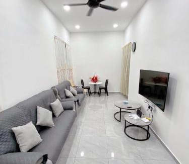 Taman Utama Satu House | 79 Village