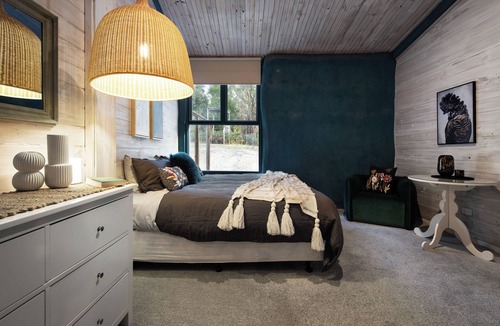 Wheatsheaf House | 8 Bedroom 30-acre luxury Daylesford treat. Pool, sauna, Fire pit, Stunning views