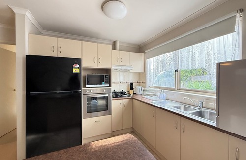 Frankston House | 8 BR Retreat - 2 Full Houses on Property