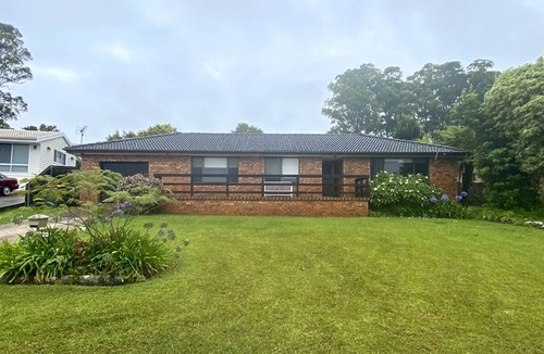 Mollymook House | 8 minute walk to Mollymook beach