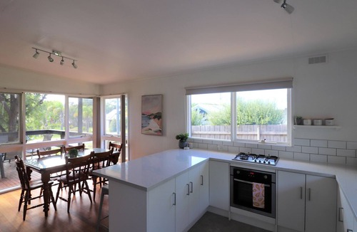 Mallacoota House | 9 Bastion Point Road