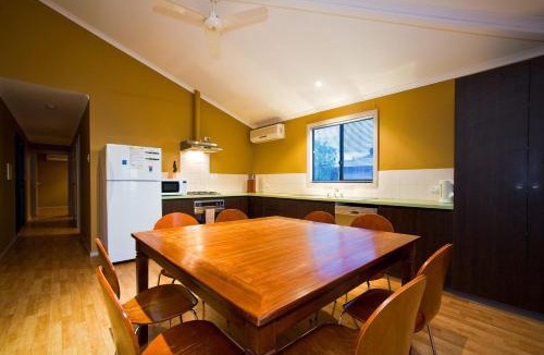 Exmouth House | 9 Skipjack Circle