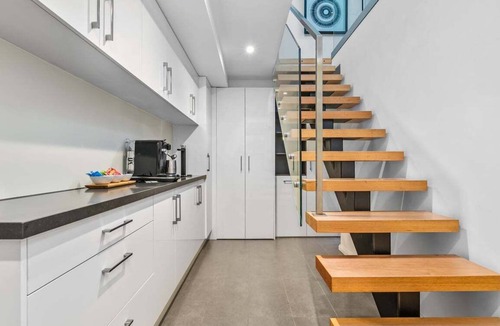 Albert Park Apartment | A+Albert Park. Bespoke Brilliance. 4Bed 2Bath.