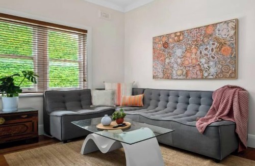 Albert Park Apartment | A+ Albert Park Art Deco Gem. Sleeps 5. Bevan4.