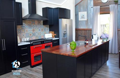 West Beach House | A Beautiful Property, Walking Distance to the Beach in Esperance WA!