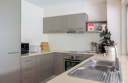 Cairns North Apartment | A Calm City Base | Cairns CBD