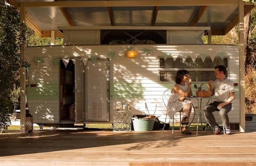 Mylor House | A chic vintage caravan in an idyllic setting.nPure escapism in the Hills.