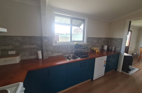 Tenterfield Cottage | A completely off grid accommodation for up to 4 adults for $260 per night