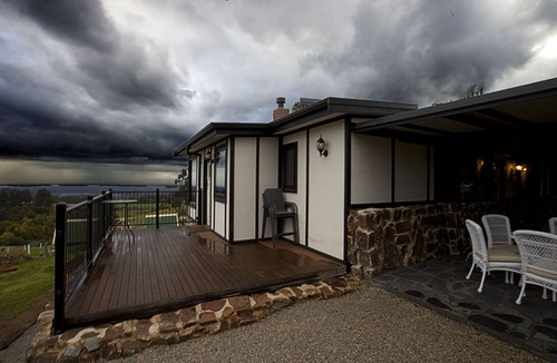 Kallista Cottage | A Cottage with a View at Tudor Ridge