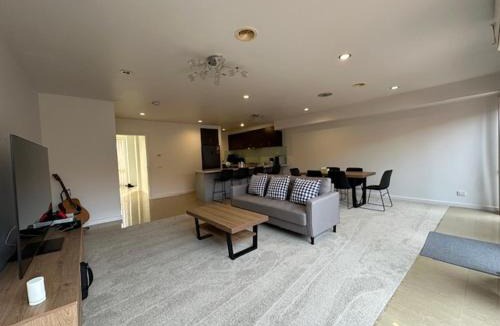 Springvale House | A cozy room with ensuite in Springvale, in a shared accommodation