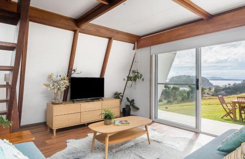 Scotts Head House | A Frame - 3 bedroom beachfront home