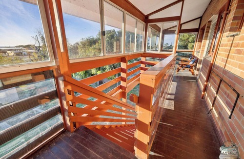 Lancelin House | A holiday home perfect for families seeking a peaceful getaway.