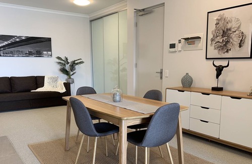 Mindarie Apartment | A luxury beachfront prom retreat