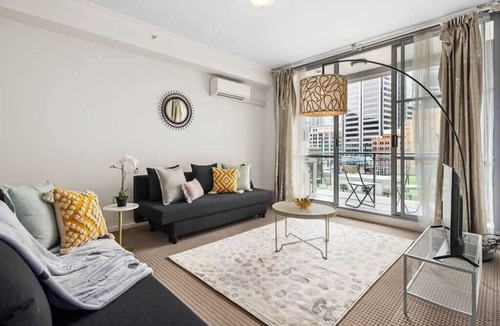 Sydney Central Business District Apartment | A Modern Apt for 6 Right Next to Darling Harbour