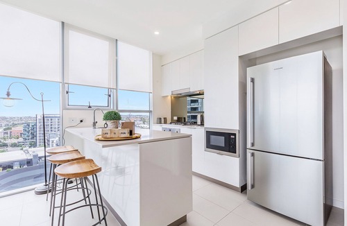 Newstead Apartment | A Rewarding Escape! ~ 2Bed/2Bath/1Car/Balcony/View