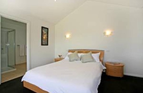 Aireys Inlet Apartment | A River Bed - Across The Road From The River.