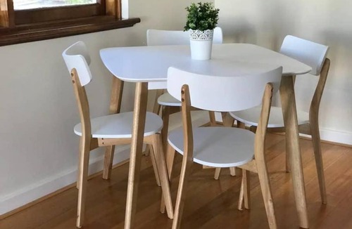 South Perth House | A Rose in South Perth renovated sleeps