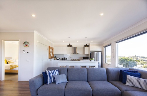 Ocean Grove House | A spacious, light-filled home, a stone's throw from the water