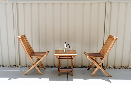 Rockingham Apartment | A stones throw from the beach - The Sand Castle is your perfect coastal escape