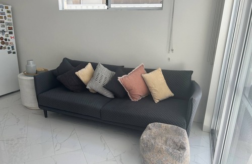 Rockingham Apartment | A stones throw from the beach - The Sand Castle is your perfect coastal escape
