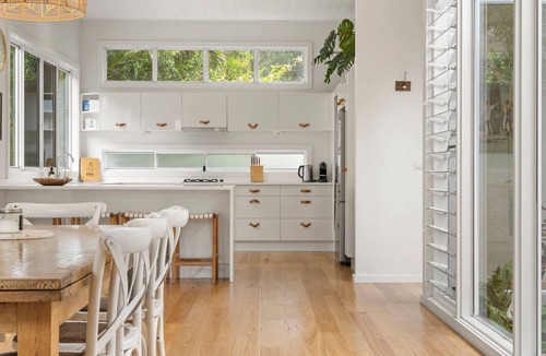 Byron Bay Cottage | A Summer Cottage - central Byron escape w. pool