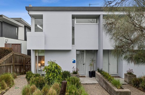 Lorne Apartment | A Touch Of Class