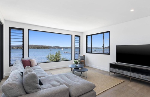 Point Clare House | A Waterfront at Point Clare
