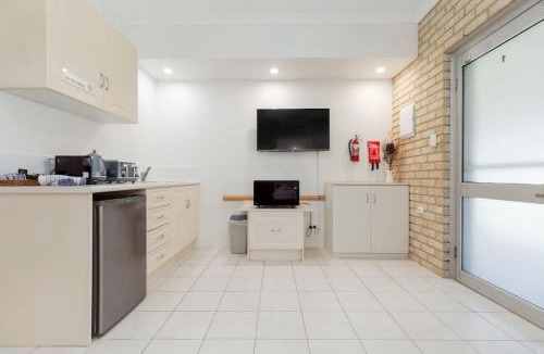 Connolly Apartment | A1 Stylish light filled 2 bed apt Free WiFi