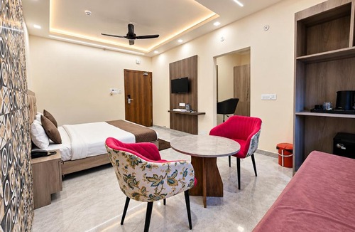 Gorakhpur Hotel | Aaditri Inn