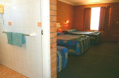 Narrabri Hotel | Aaron Inn Motel