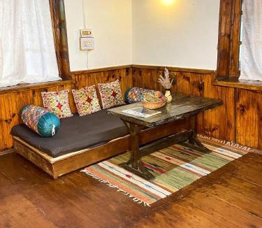 Manali Bed & Breakfast | Aarya Homes