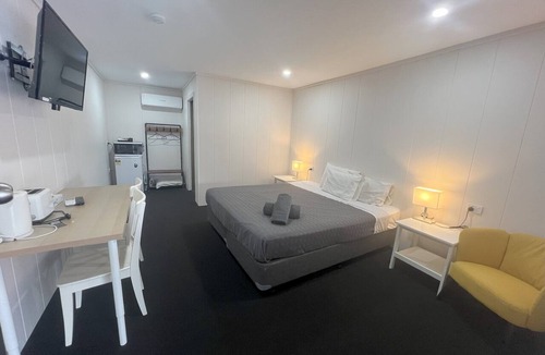 Longreach Hotel | Abajaz Motor Inn