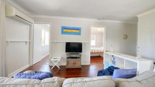 Abbey House | Abbey Beachviews with WiFi