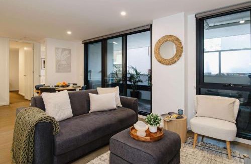 Abbotsford Apartment | Abbotsford Abode With Pool Parking & Gym