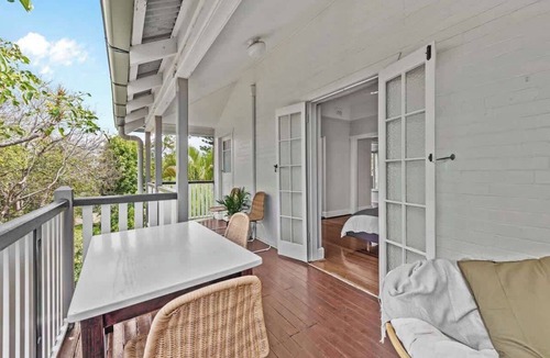 New Farm Apartment | Abracadabra! ~ 1Bed/1Bath/Balconies ~ New Farm