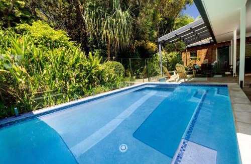 Wurtulla House | Absolute Beach Front Home -Dogs, Surf, Relax, Bush
