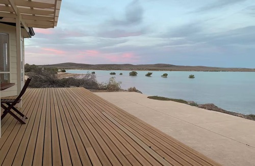 Cultana House | Absolute Beachfront Property