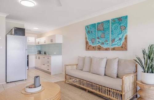 North Creek Apartment | Absolute Beachfront Apartment 2T