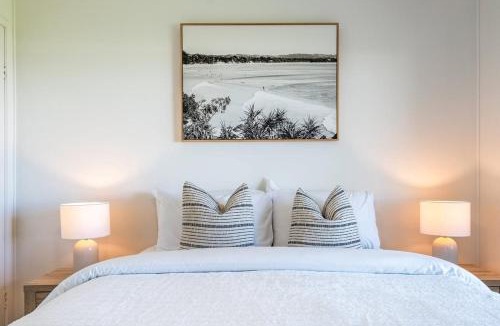 North Creek Apartment | Absolute Beachfront Apartment 3B