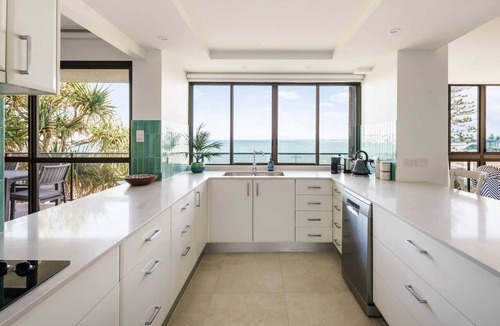 Kings Beach Apartment | Absolute Beachfront Bliss on Kings Beach