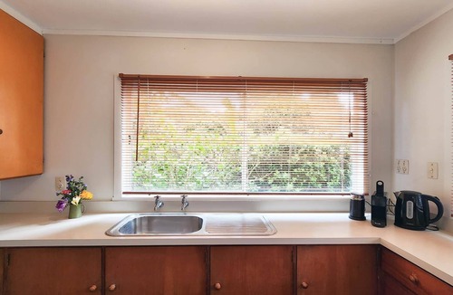Hahei House | Absolute Beachfront Bach - Classic kiwi bach with absolute beachfront location!
