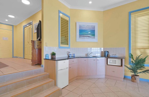 Blue Bay Apartment | Absolute Beachfront Escape | Blue Bay|Nova Escapes