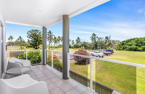 Yeppoon Apartment | Absolute Beachfront Escape
