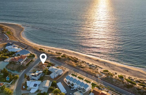 Halls Head House | Absolute Beachfront Escape Family Retreat