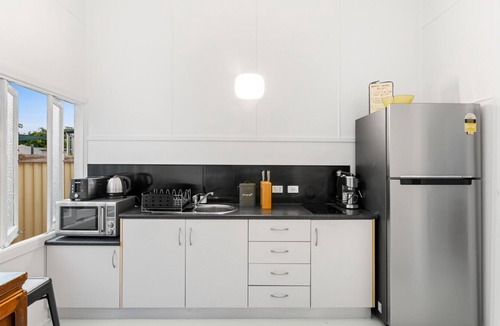 Newell House | Absolute Beachfront Home with 2 Dwellings | White & Black Cockatoo