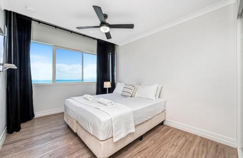 Townsville Apartment | Absolute Luxury on the Marina Oceanfront Modern Penthouse with Panoramic Views