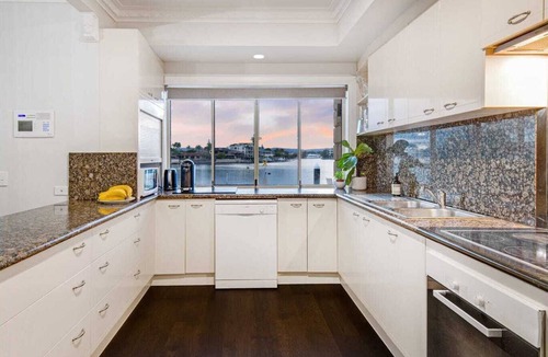 Surfers Paradise House | ABSOLUTE WATERFRONT MANSION - SURFERS PARADISE CHEVRON ISLAND