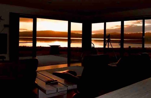 Stieglitz House | Absolute waterfront - Family & pet friendly house