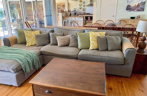 Newhaven House | Absolute waterfront views, a cosy, country style retreat, set amongst the trees.