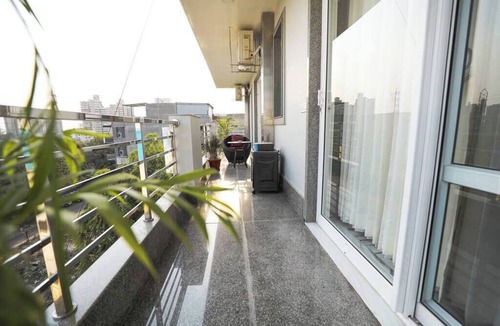 Sushant Lok Apartment | Accessible Luxury Apt near Cyber Hub